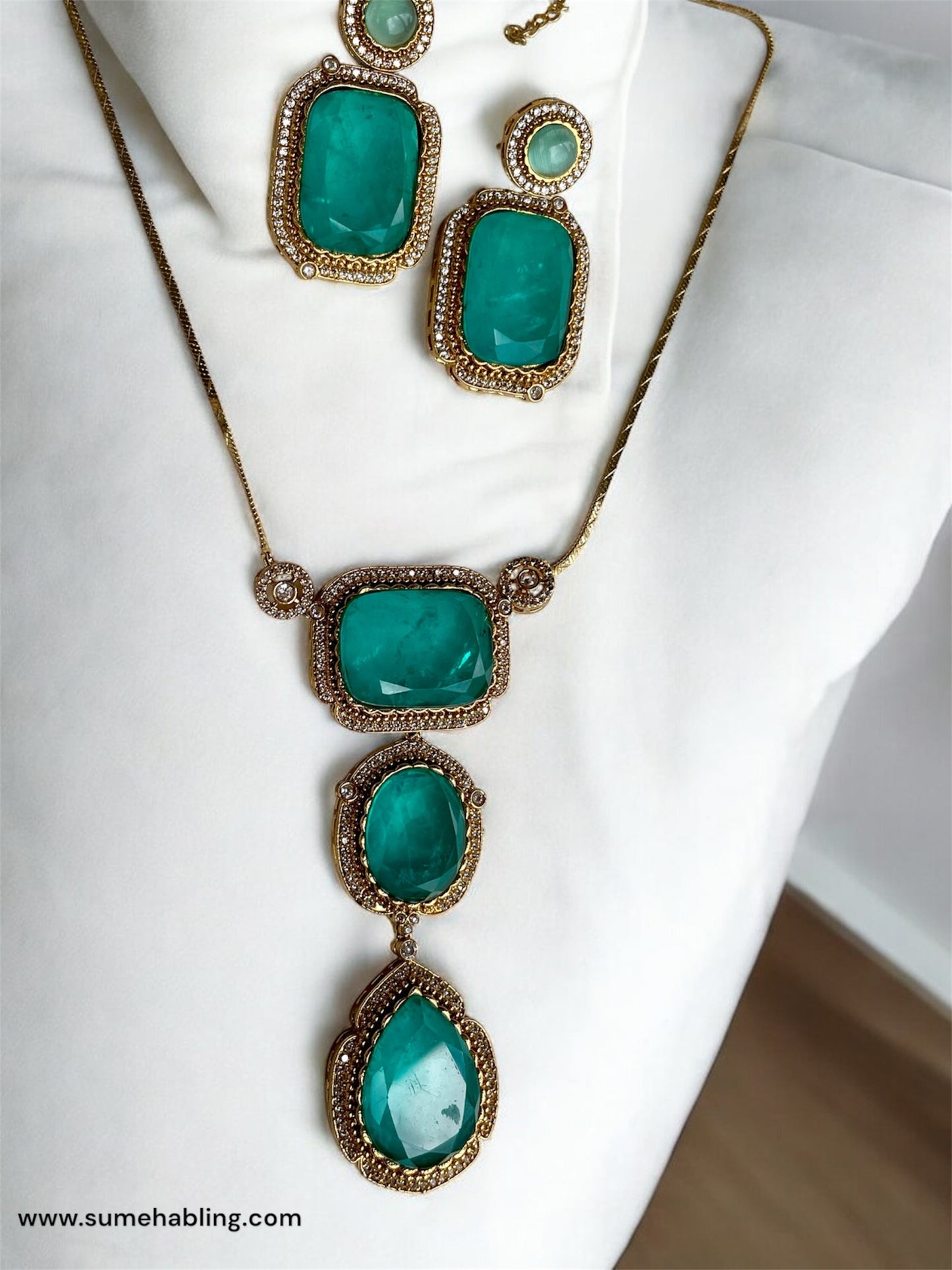 GIYA SEA GREEN NECKLACE SET