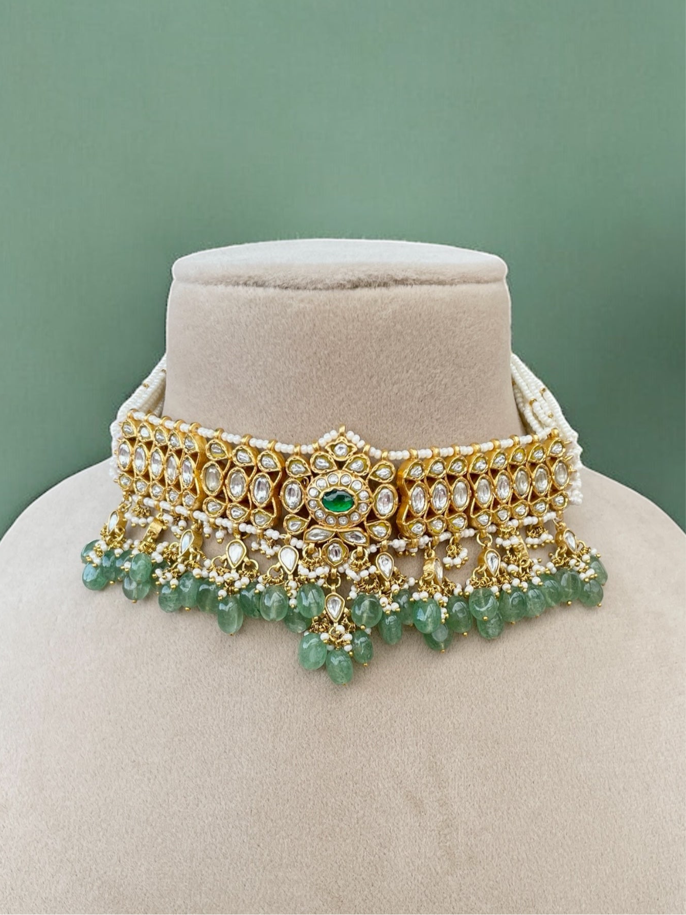 Niharika white Necklace