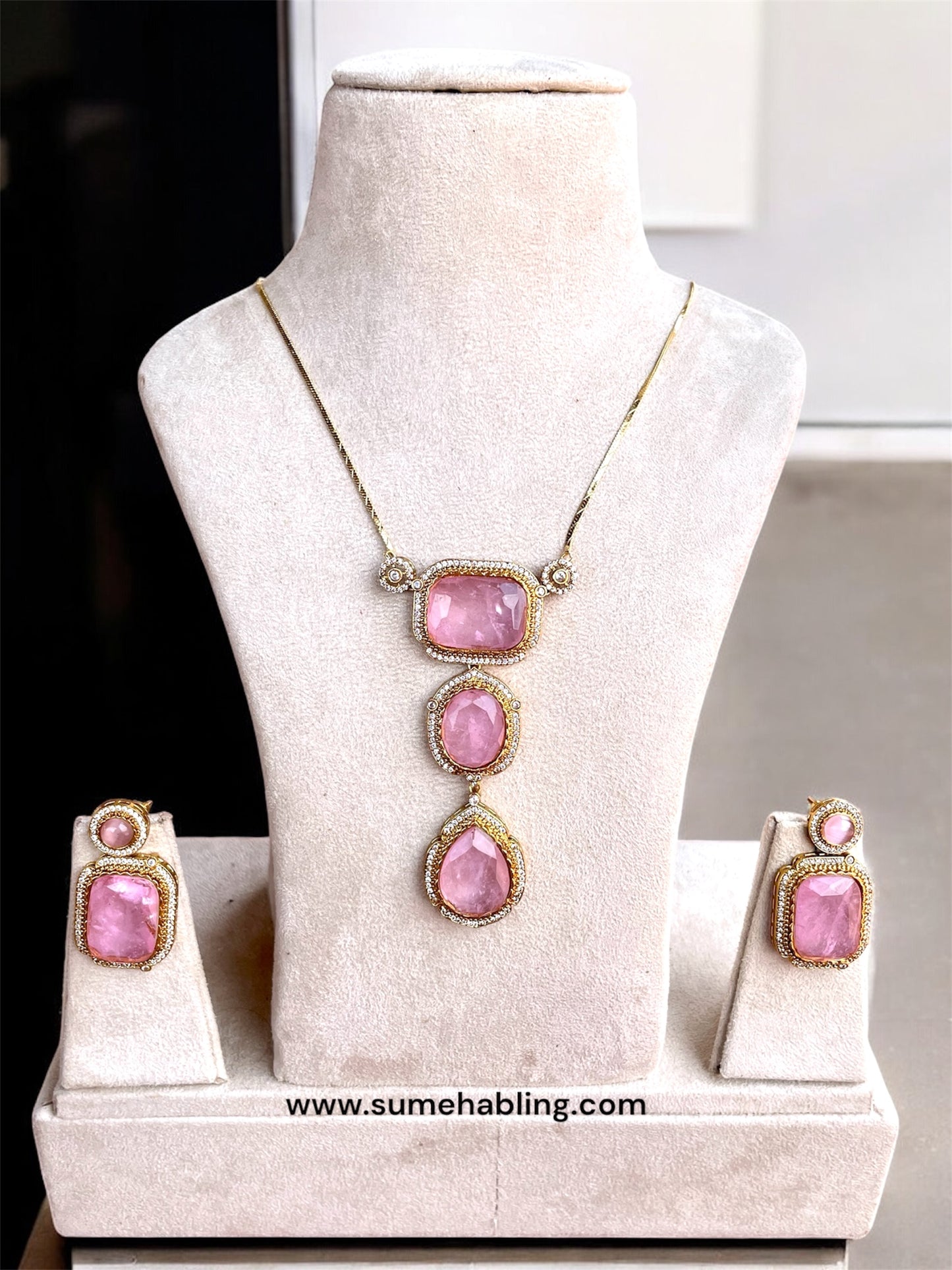 GIYA BABY PINK NECKLACE SET