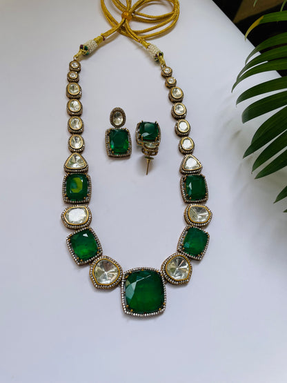 Viva Green Necklace Set