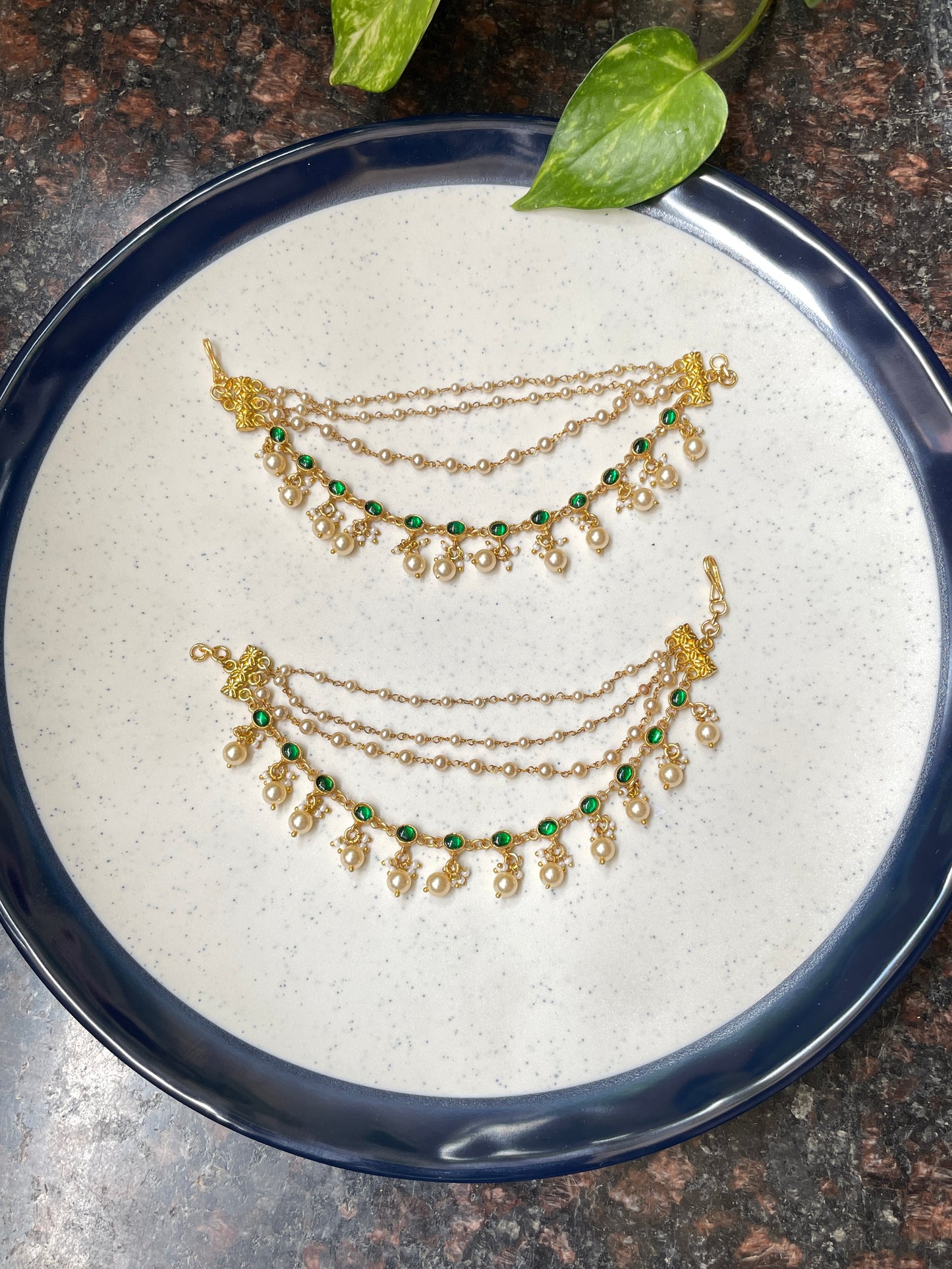 MOHA  EAR-CHAIN