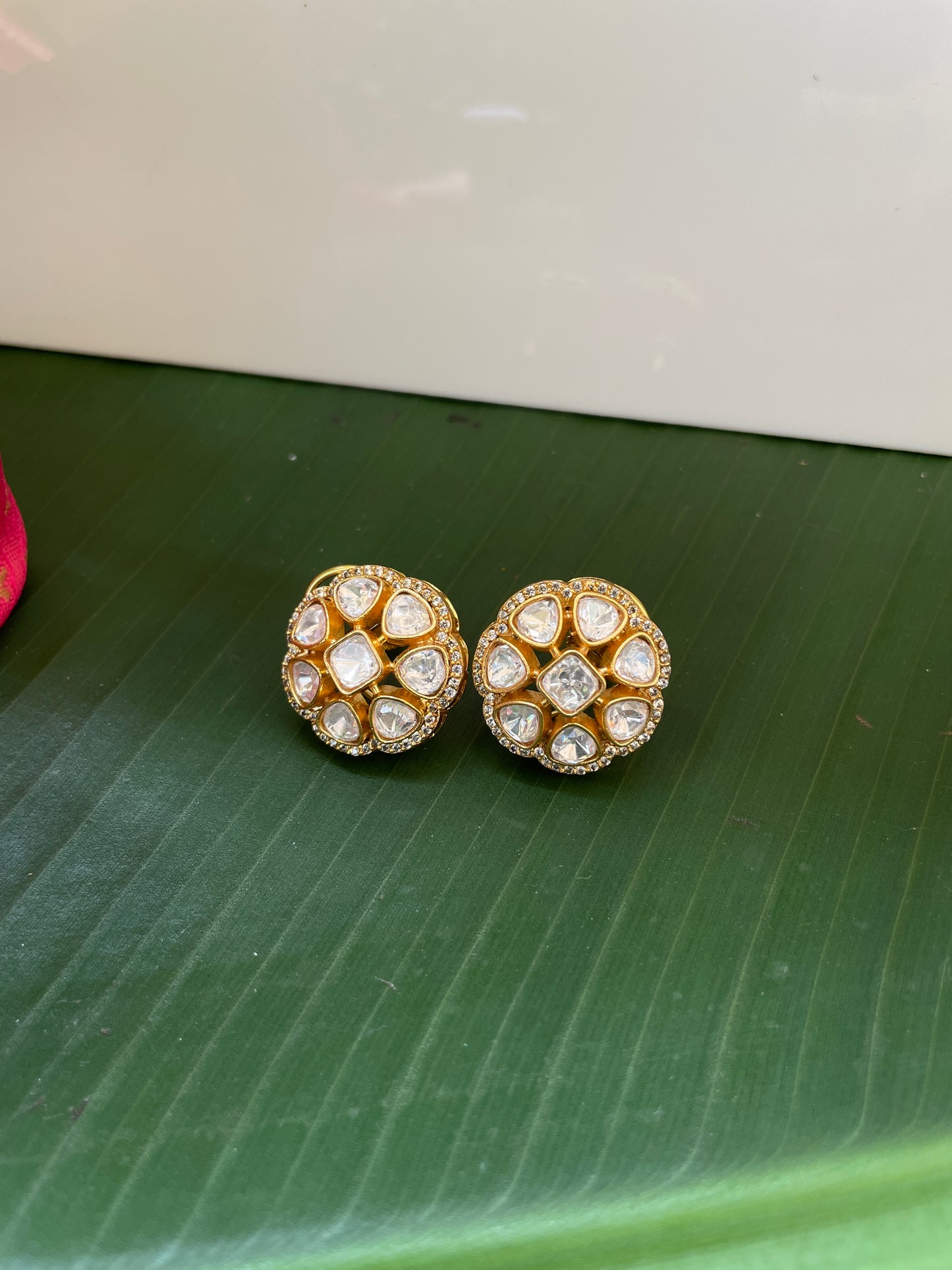 BHUVAANA POLKI STUD EARRING