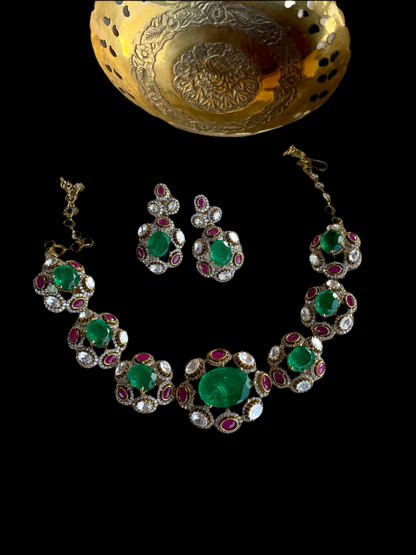 KALI GREEN NECKLACE SET