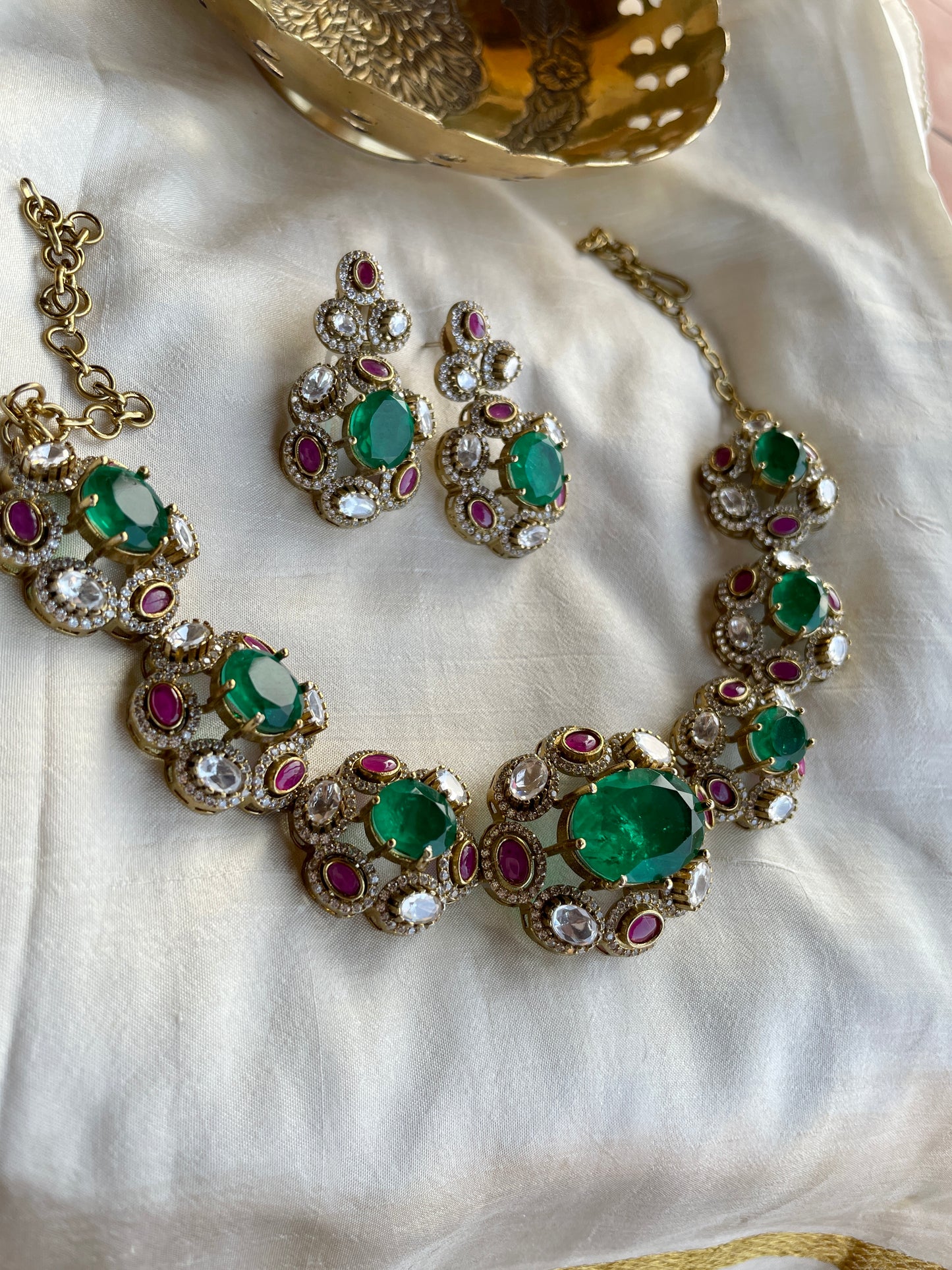 KALI GREEN NECKLACE SET