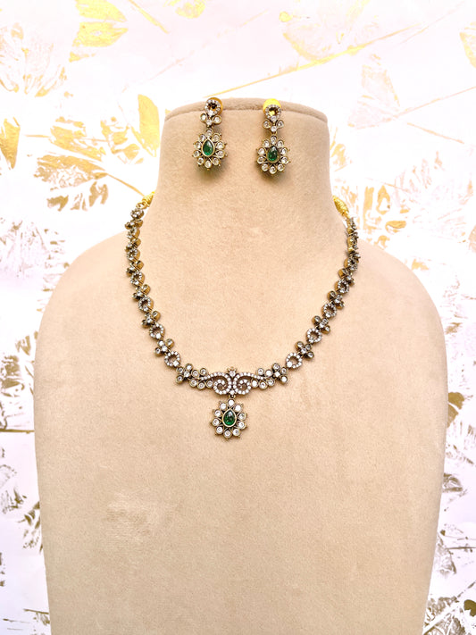 Anu Green Victorian Necklace set