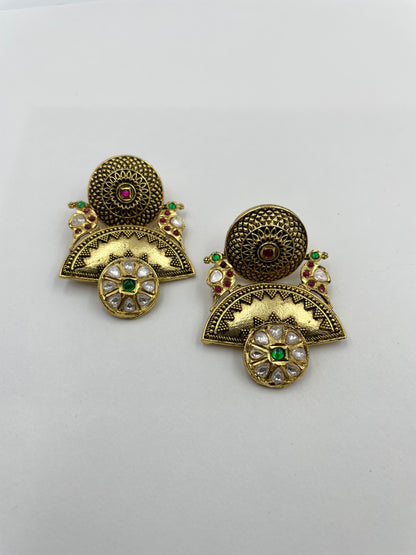 PIHU POLKI EARRING