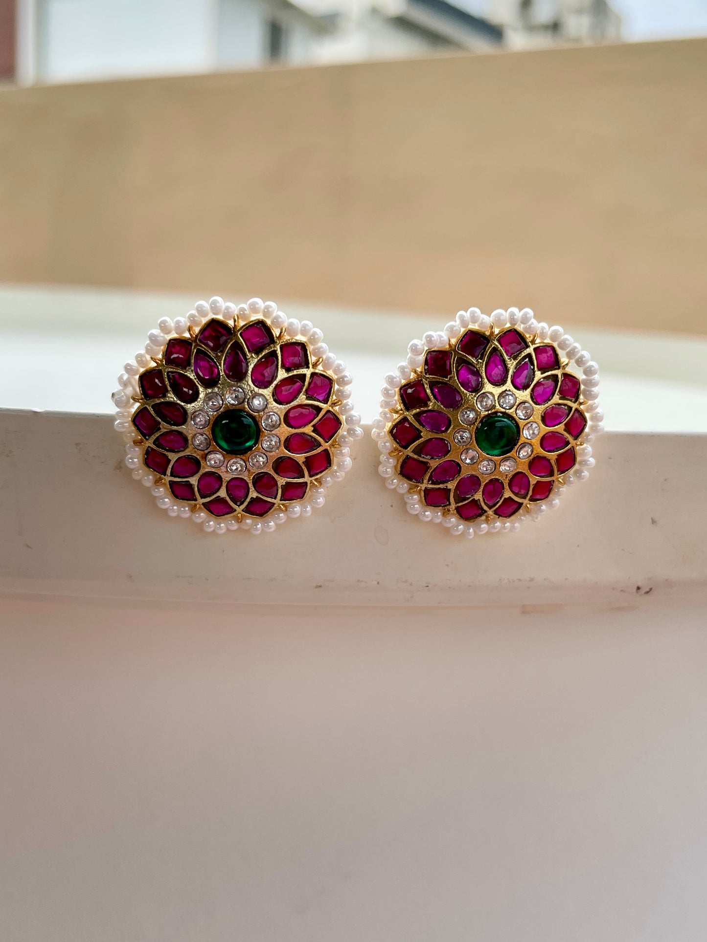 LEENA JADAU STUD EARRINGS