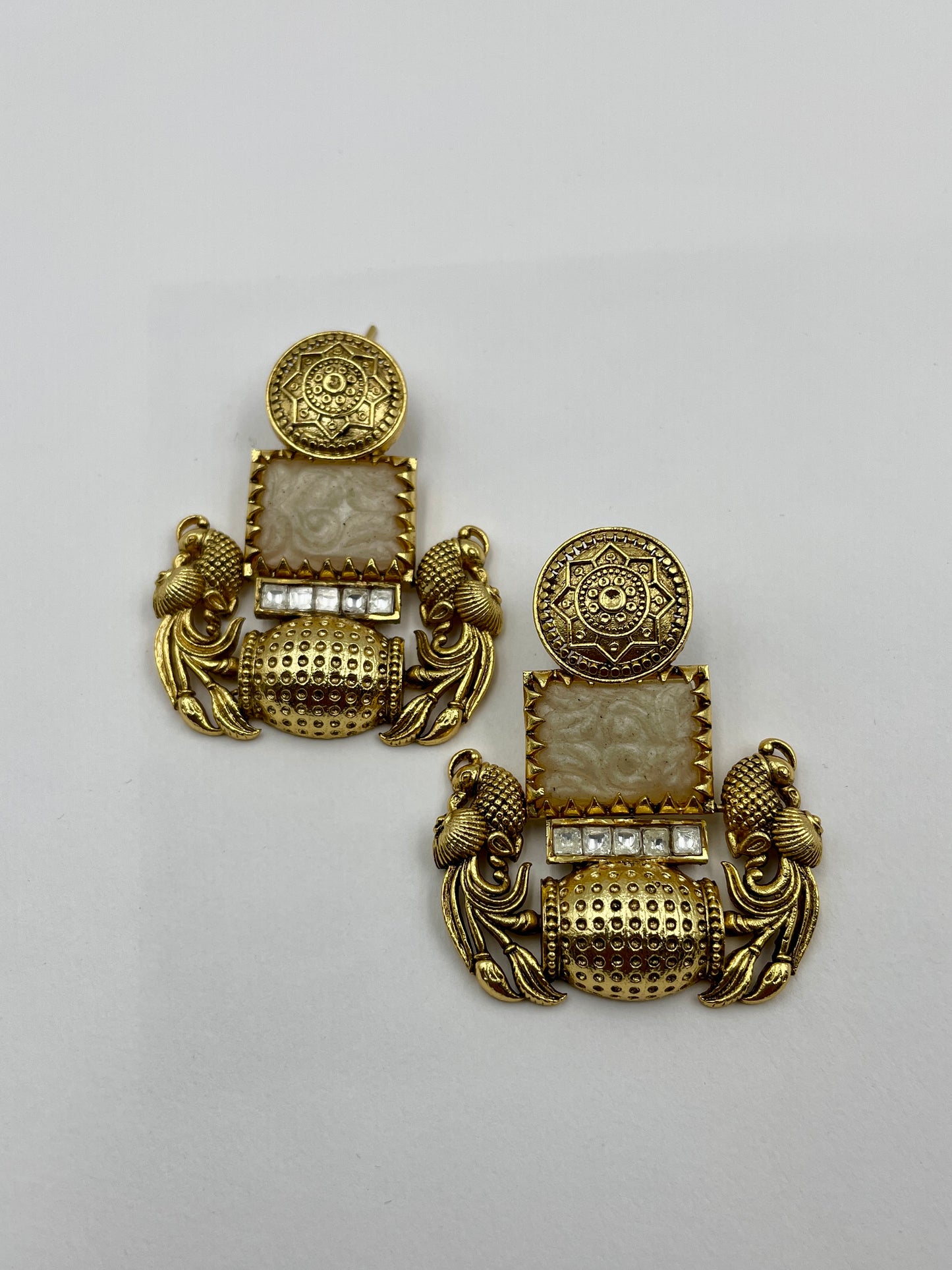 DAKSHA WHITE POLKI EARRING