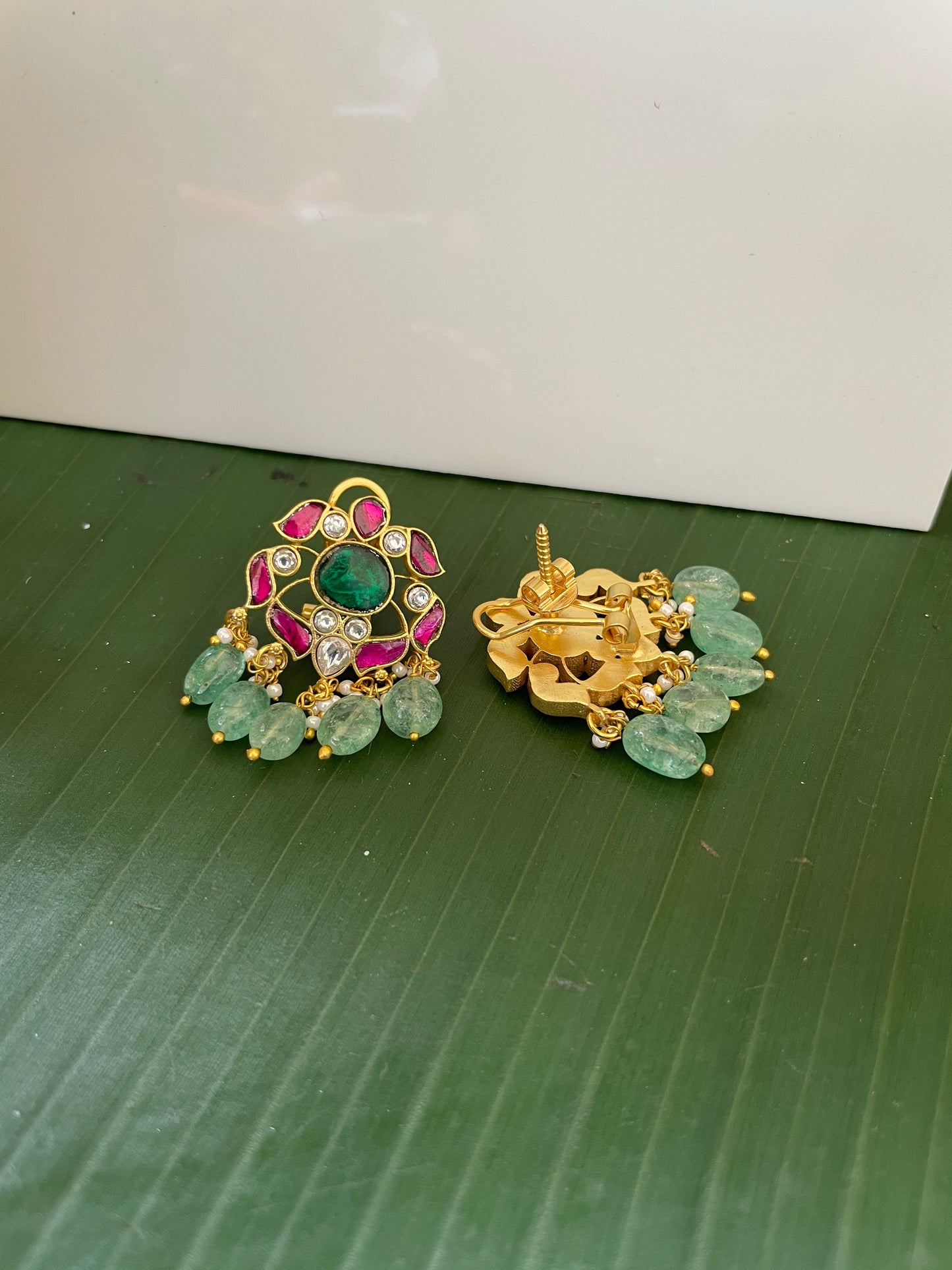 GEETHA JADAU STUD EARRING