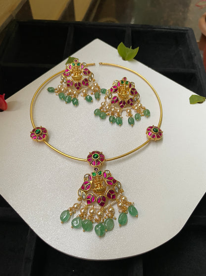 Lakshmi jadau Hasli Necklace Set