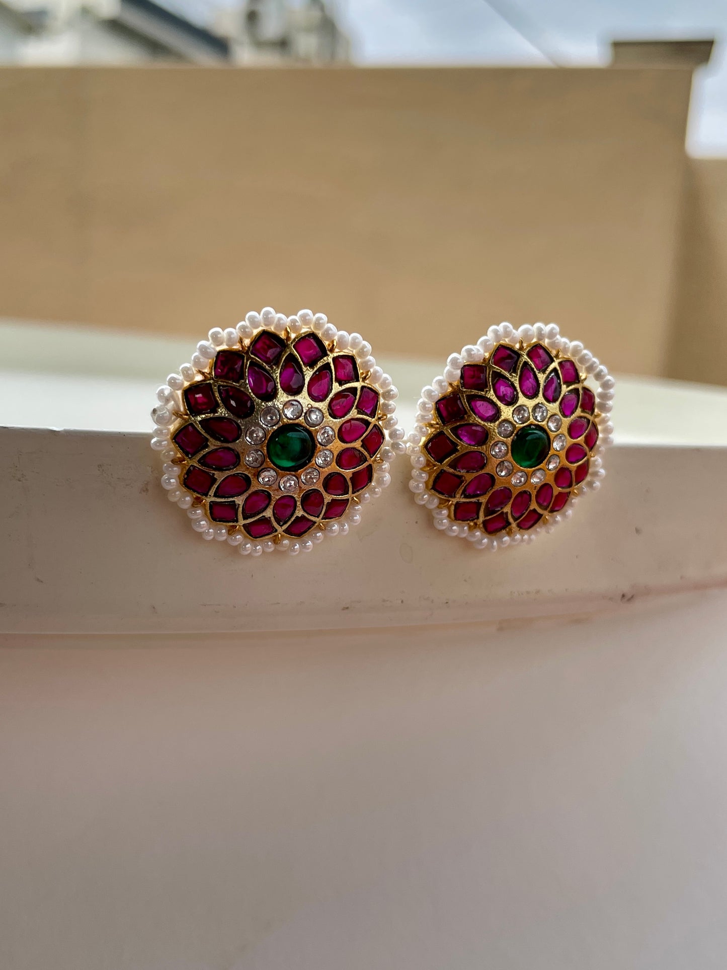 LEENA JADAU STUD EARRINGS
