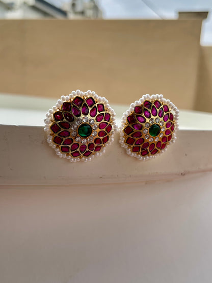 LEENA JADAU STUD EARRINGS
