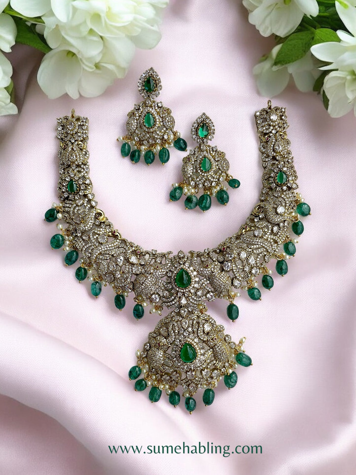 Gajaranjini Victorian Necklace Set