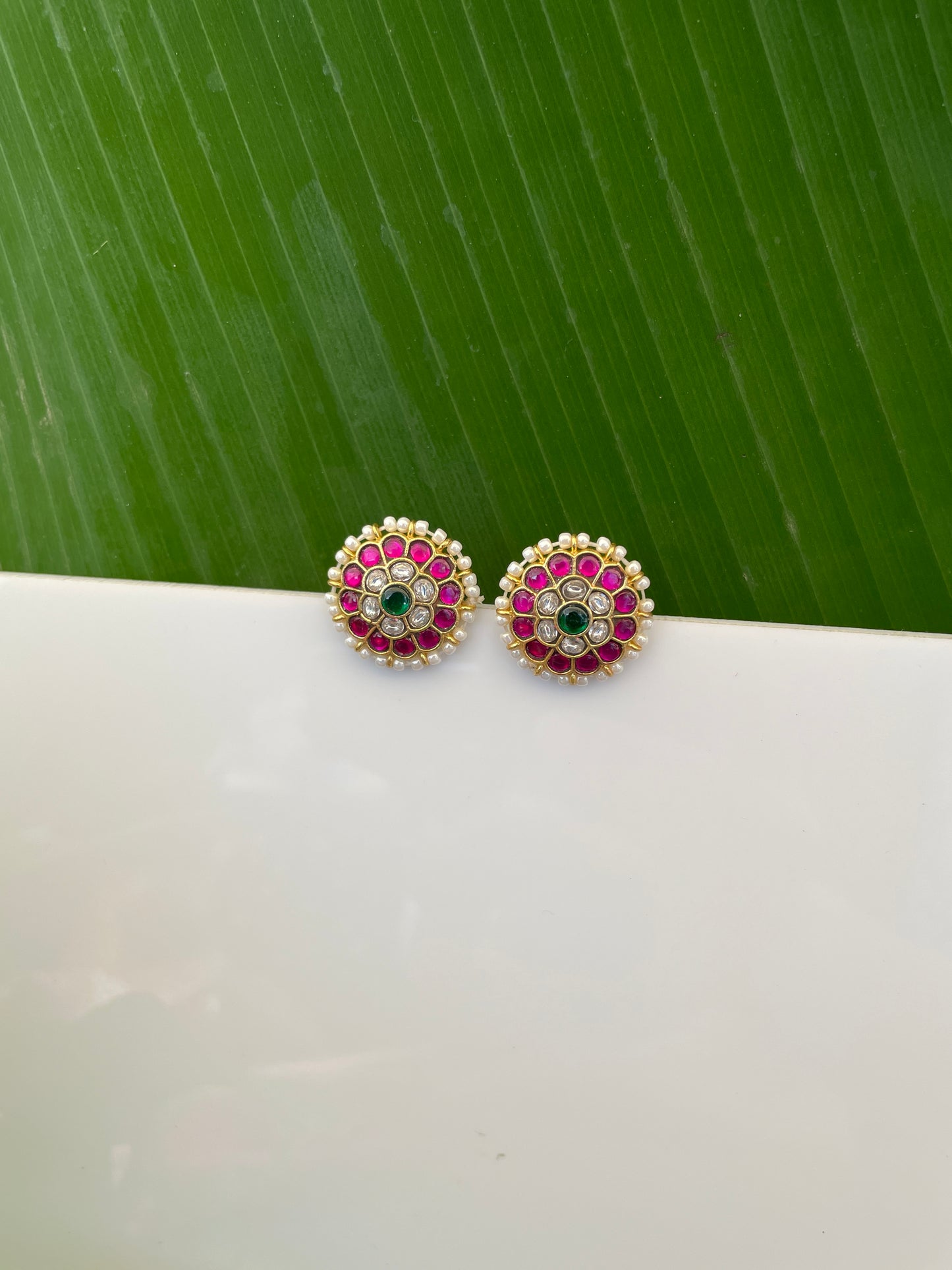 GOPI JADAU STUD EARRING