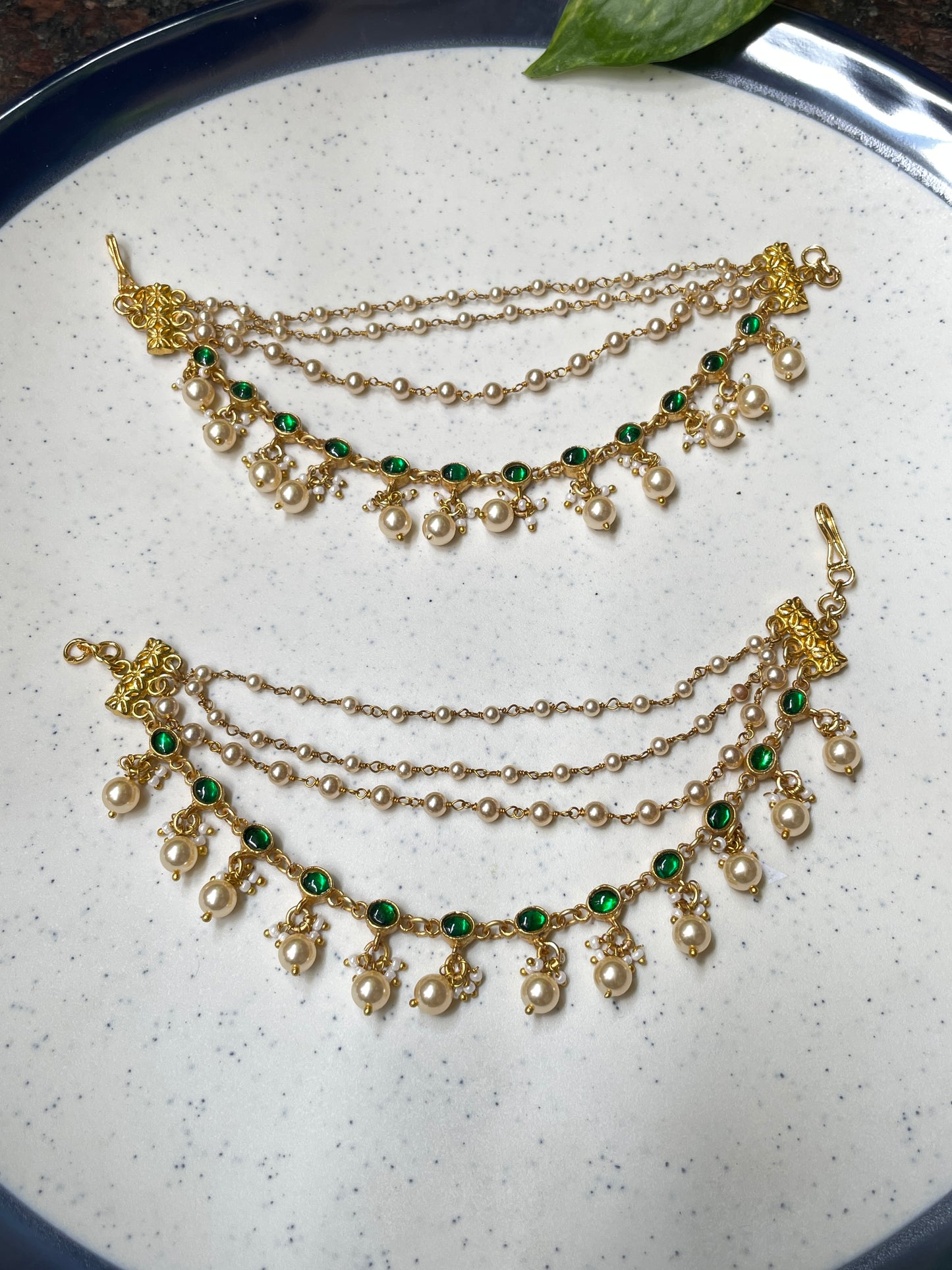 MOHA  EAR-CHAIN