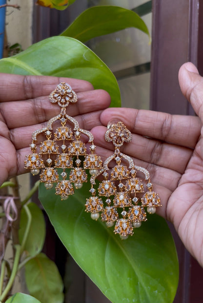 Ria Wite Chandbali Earring