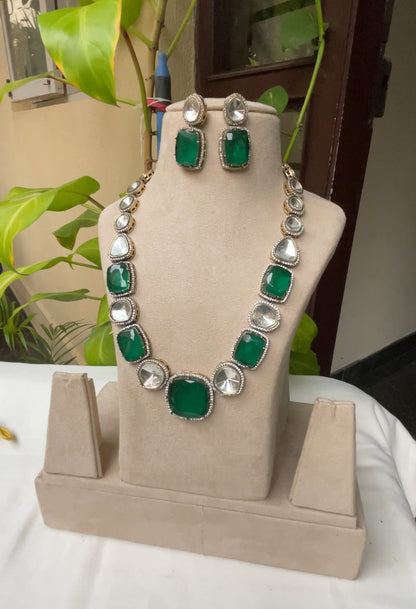 Viva Green Necklace Set