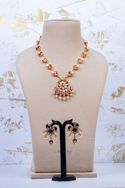 Viha Pink Necklace Set